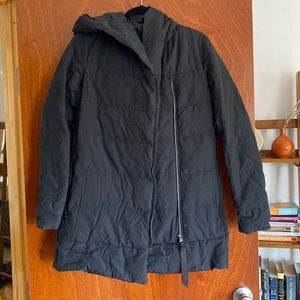 Lululemon black puffer jacket